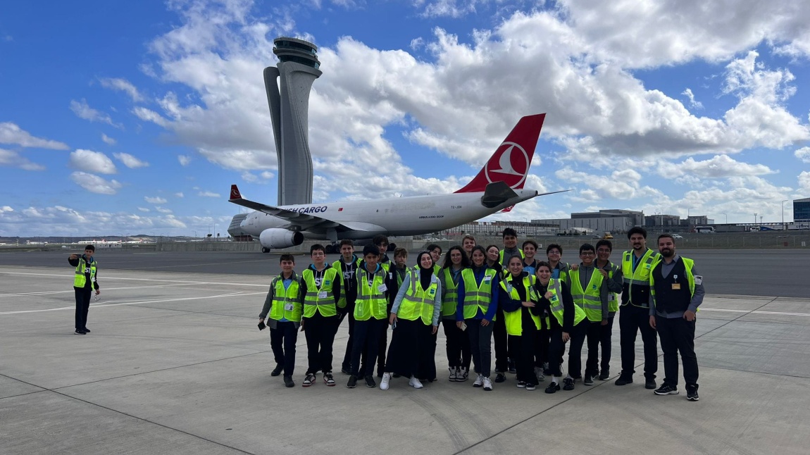 Teknik gezilerimizin ilki olan İstanbul Havalimanı'nı Gezdik.